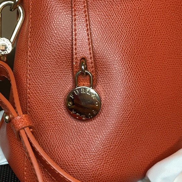 EUC Furla Piper bag in orange - Picture 7 of 9